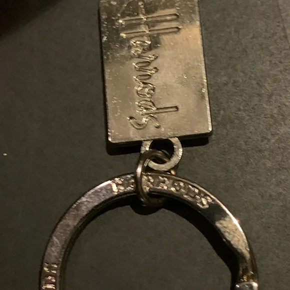 Harrods of London telephone key chain - Picture 4 of 5